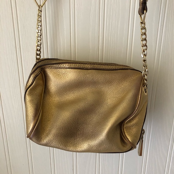 Juicy Couture gold crossbody purse - Picture 4 of 6